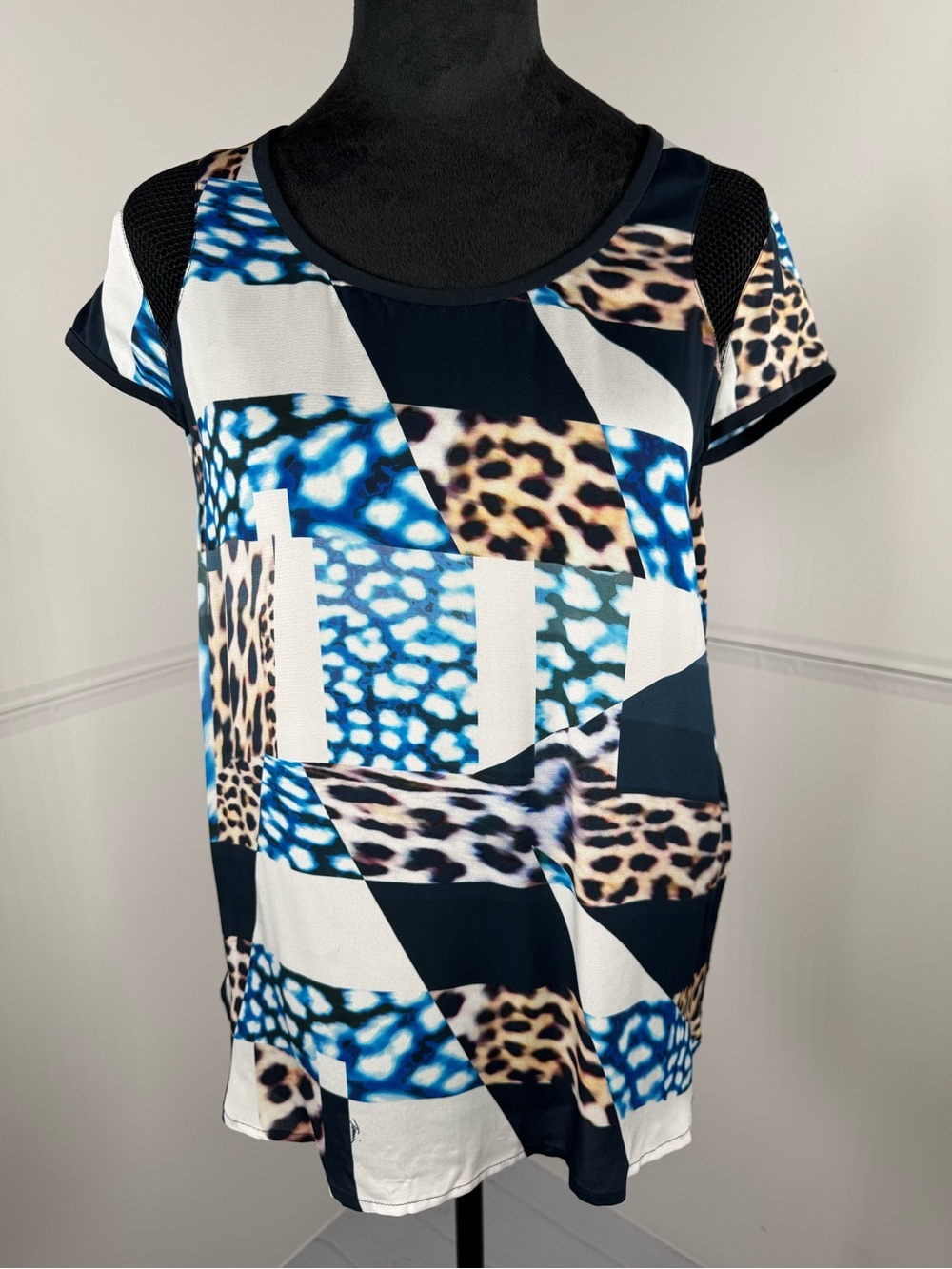 Trina Turk Mixed Animal Print Rayon Top Silk Trim Mesh Shoulder Insets Size P